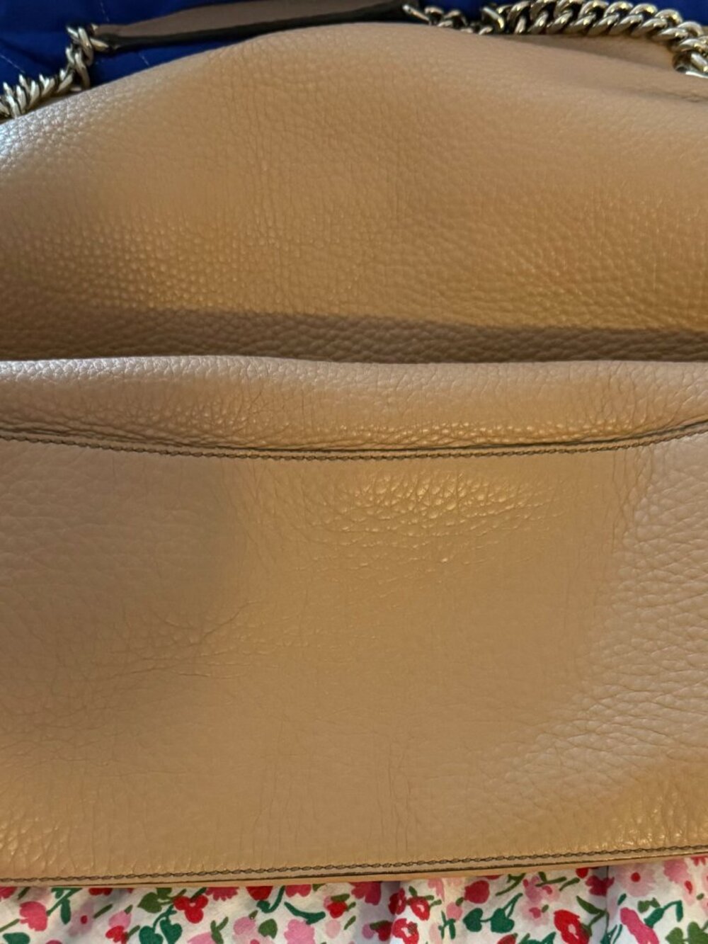 Gucci Soho Leather GG Logo Bag with Gold-Tone Chain Straps - Picture 4 of 5